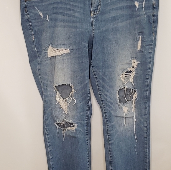 Torrid Crop Boyfriend Straight Stretch Mid-Rise Jean Cropped Size 20R - Picture 2 of 15